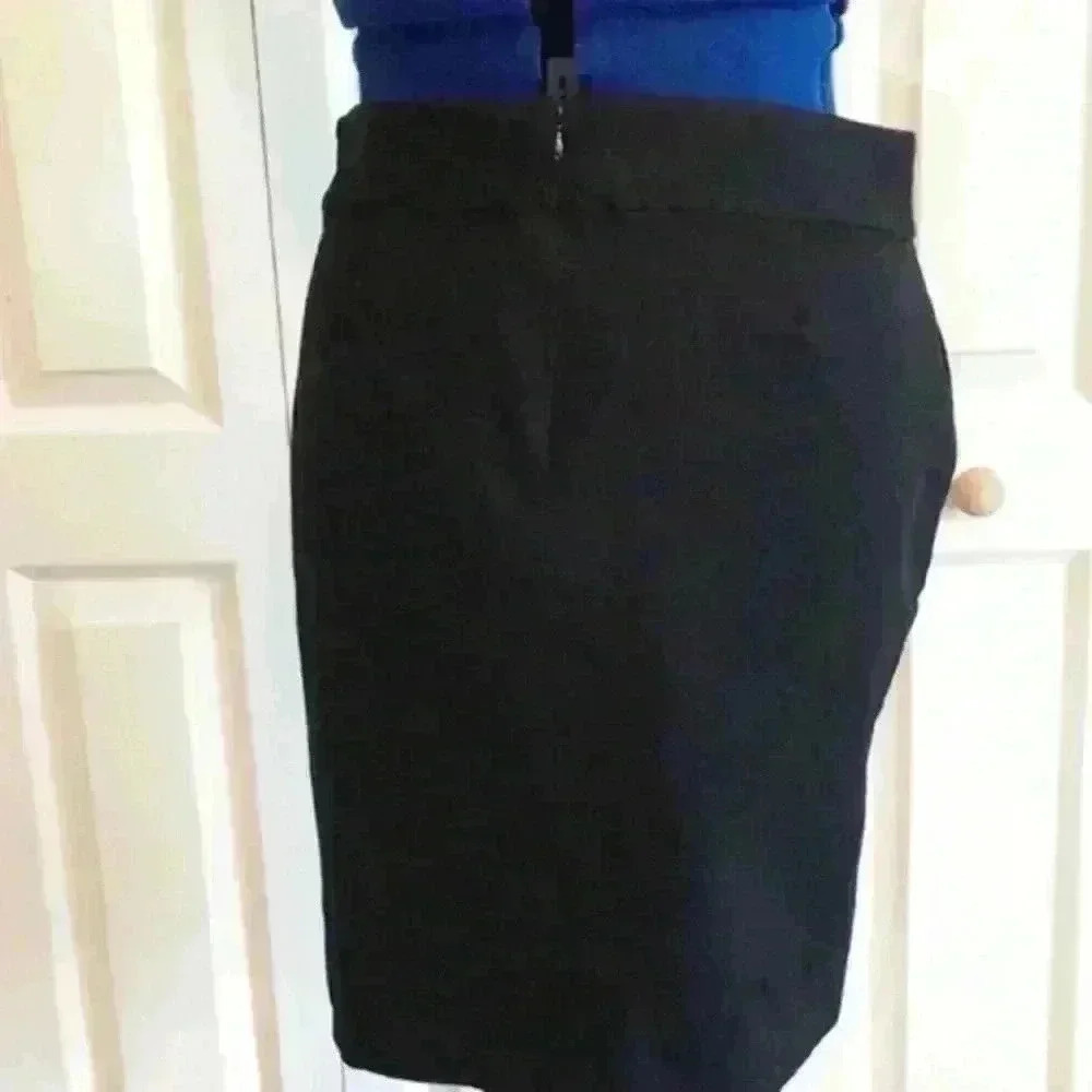 𝅺eddie Bauer cotton/spandex zip skirt w/ po…